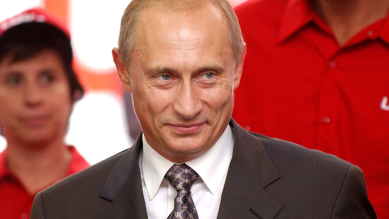 A tragédia que marcou o primeiro ano de Putin na presidência