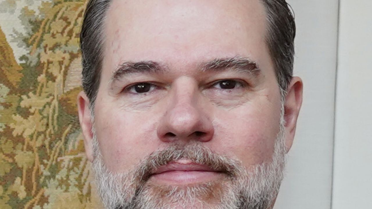 Dias Toffoli faz críticas sobre interferência da Justiça e toma a decisão de manter nota sobre o golpe de 1964