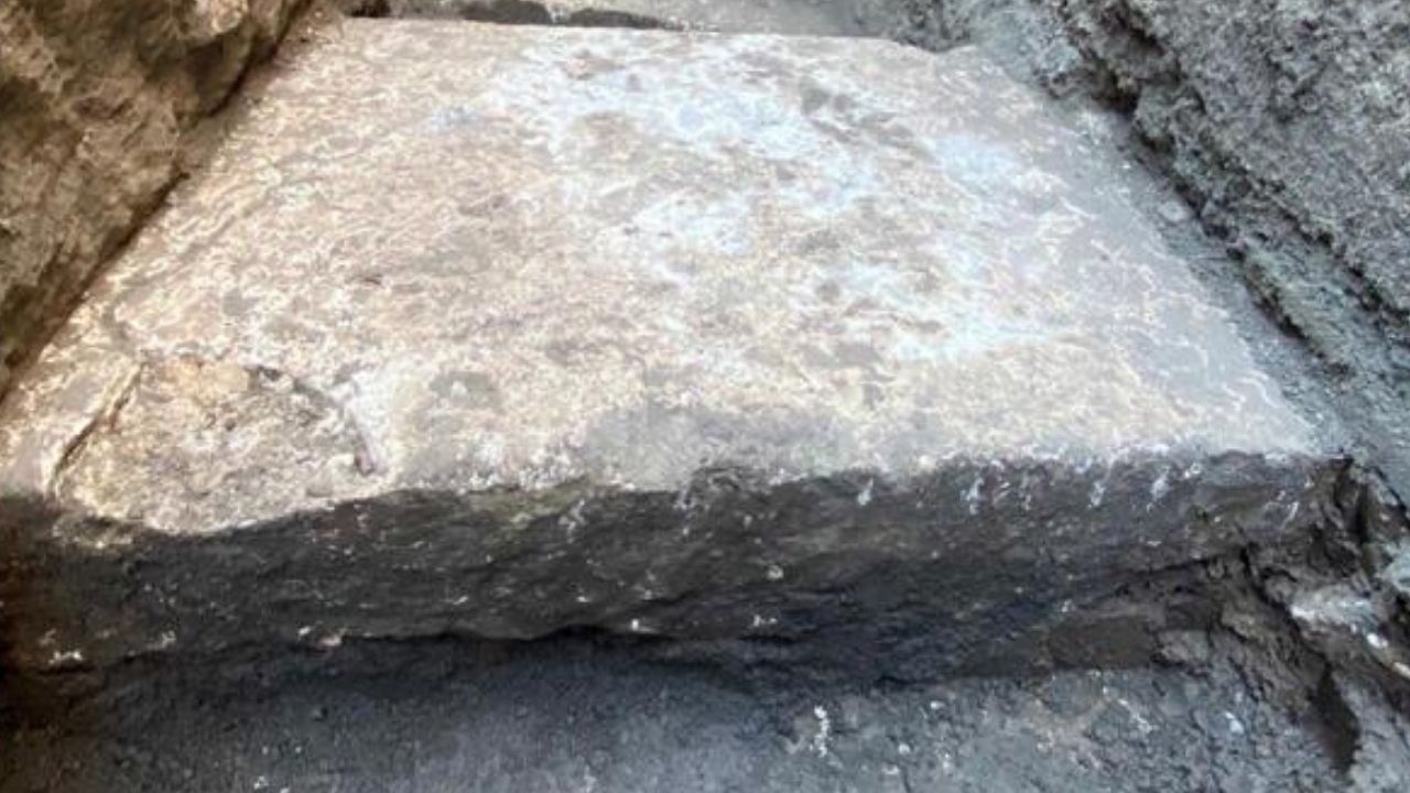 Arqueólogos encontram piso do Império Romano dentro de buraco na Itália