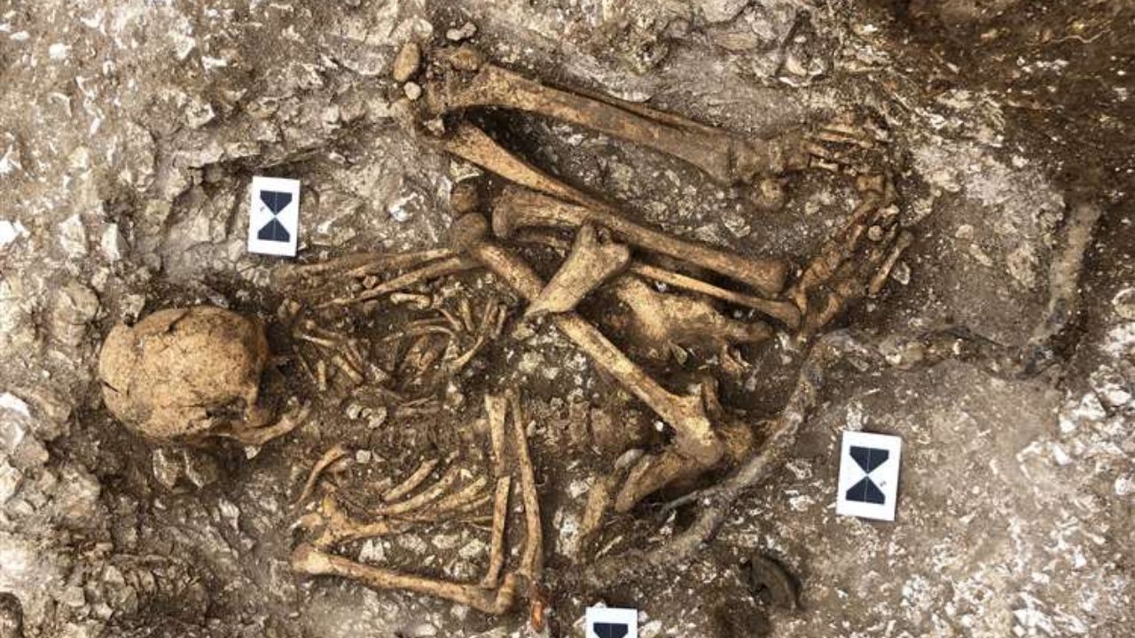Dois esqueletos são encontrados em base militar romana na Inglaterra