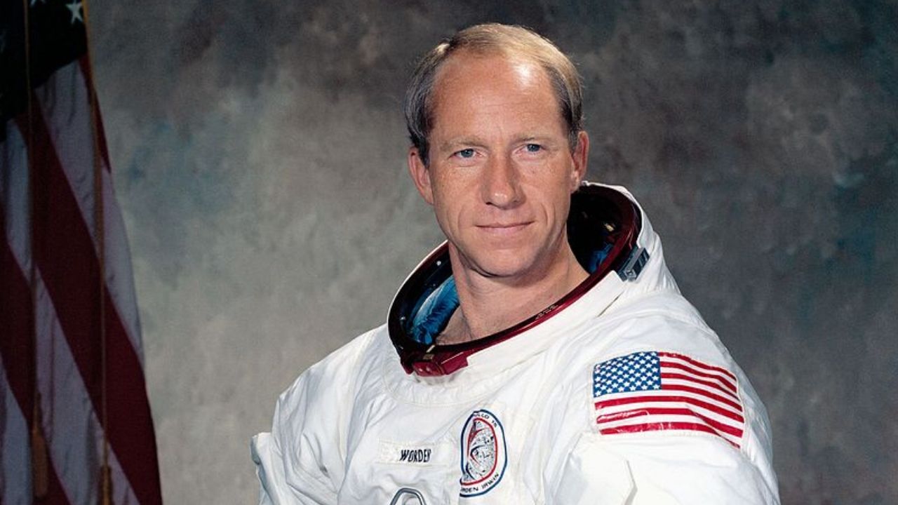 Morre astronauta Alfred Worden, que circulou a Lua na missão Apollo 15