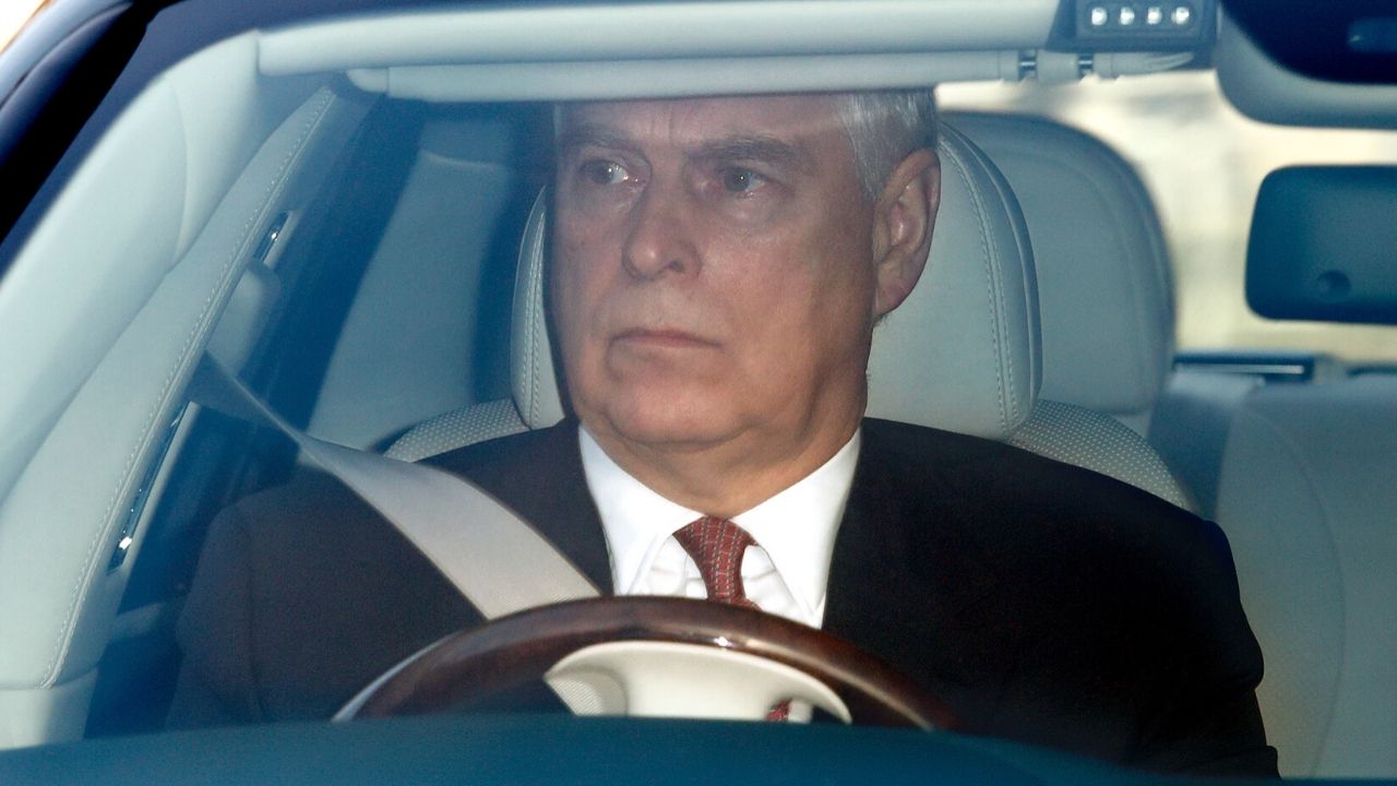 Depoimentos revelam acusação de pedofilia contra Príncipe Andrew, filho de Elizabeth II, em festa organizada no Caribe