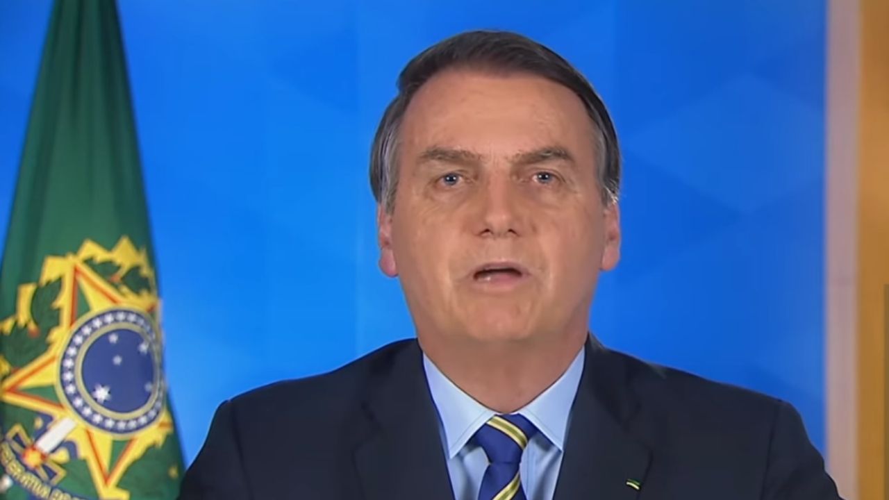 Post de Bolsonaro que apontava “cura” para o coronavírus é deletado pelo Facebook