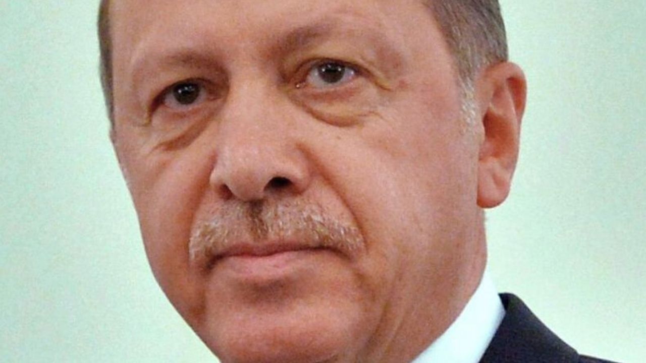 Devido a pandemia de coronavírus, presidente da Turquia doará 7 meses de seu salário