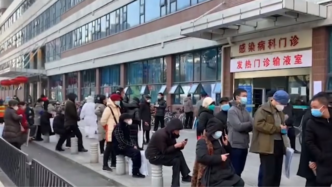 Uma segunda onda do coronavírus pode chegar em breve se Wuhan romper quarentena cedo demais, afirma estudo