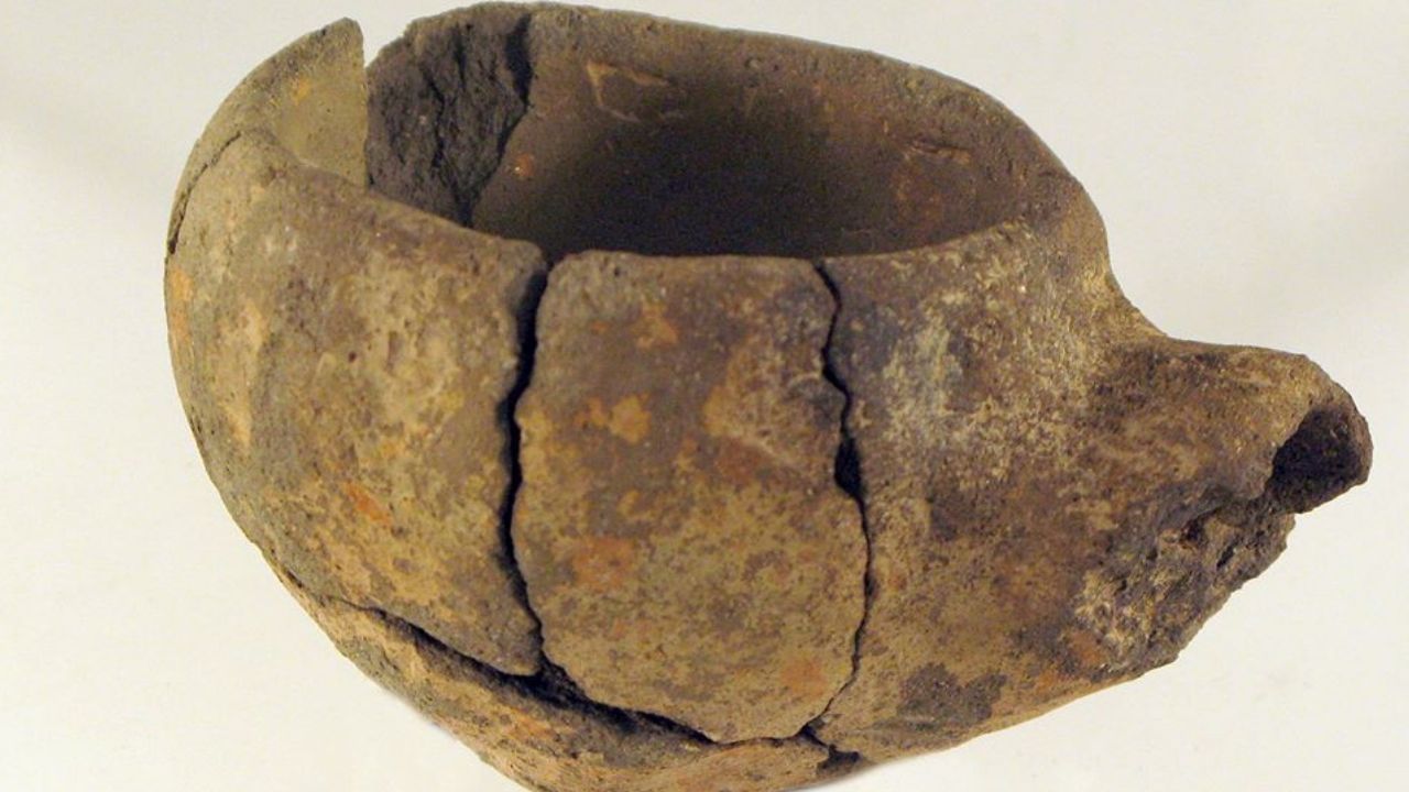 Pesquisadores acreditam ter encontrado lâmpada do século 3 na Inglaterra