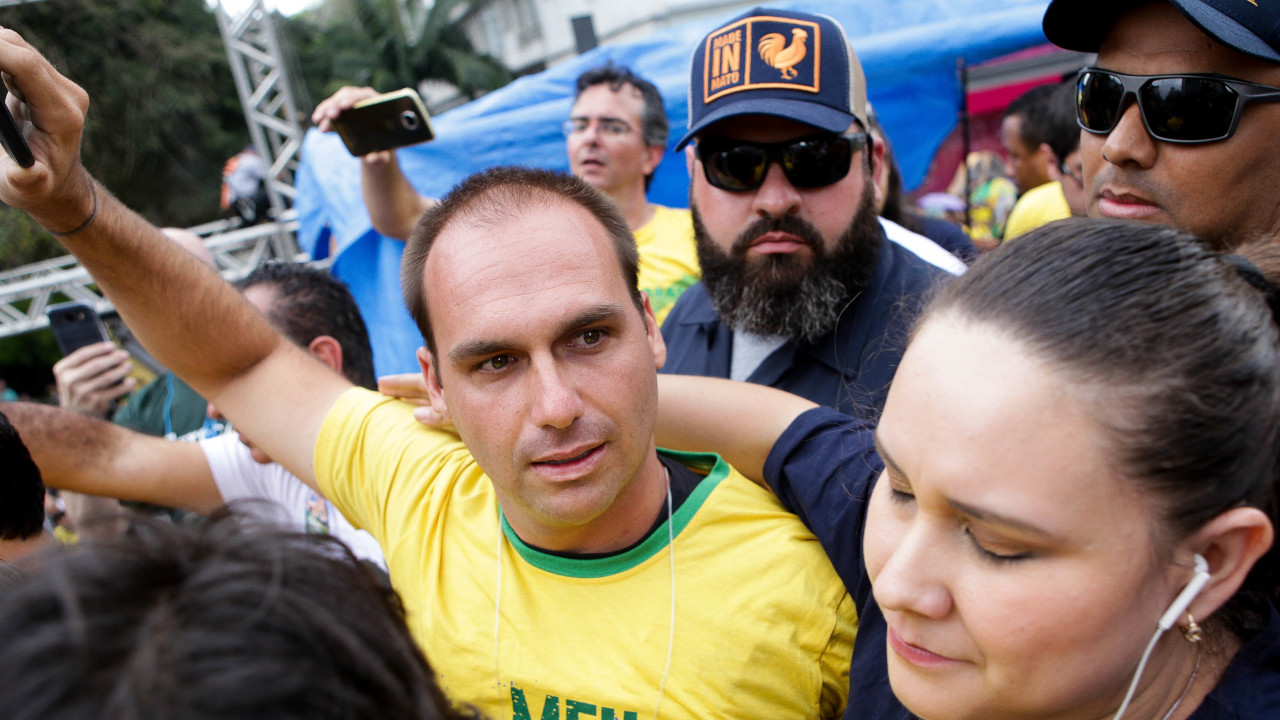 Eduardo Bolsonaro ameaça a esquerda com “um novo AI-5”