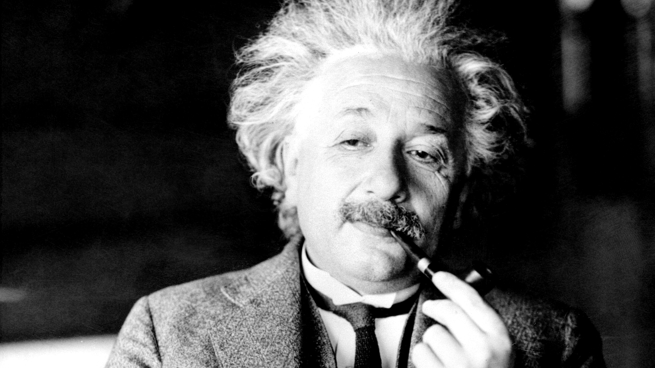 Em gravação rara de 1951, Albert Einstein reflete sobre os segredos da bomba atômica