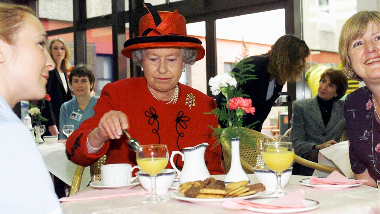 Etiquetas reais: a insólita regra a ser seguida durante um jantar com a rainha Elizabeth II