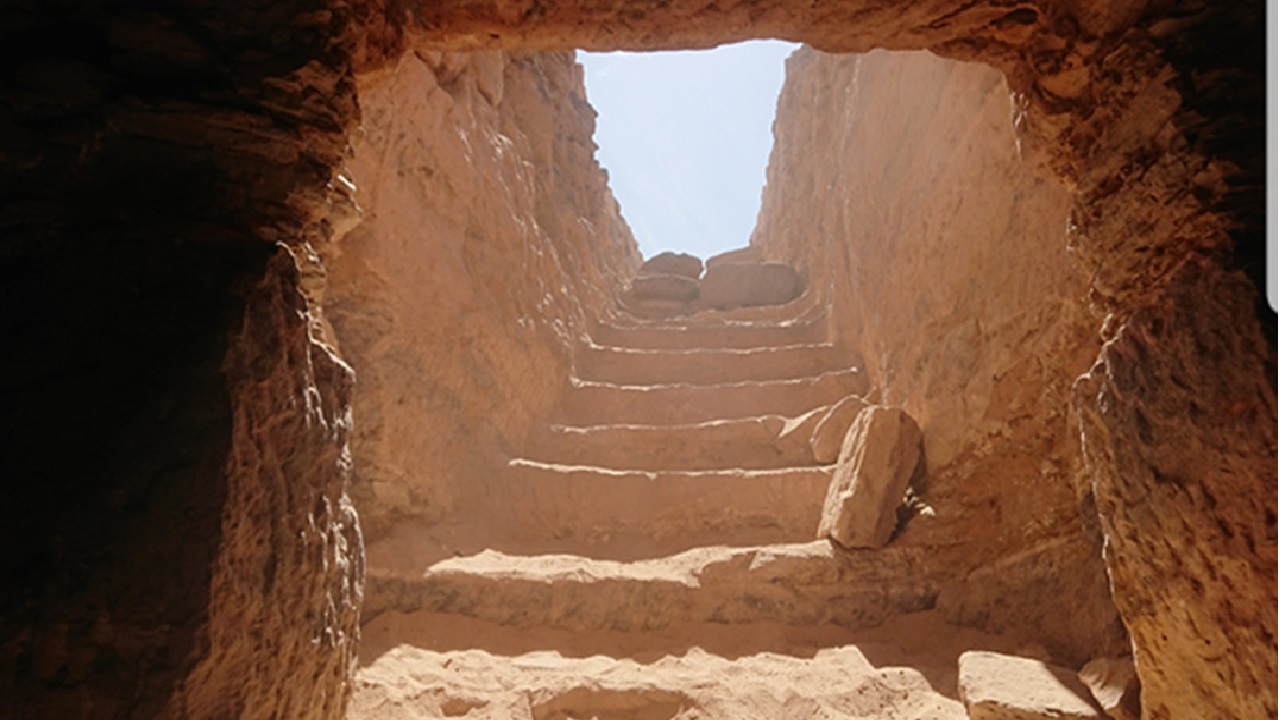 No Egito, arqueólogos encontram túmulo da época greco-romana