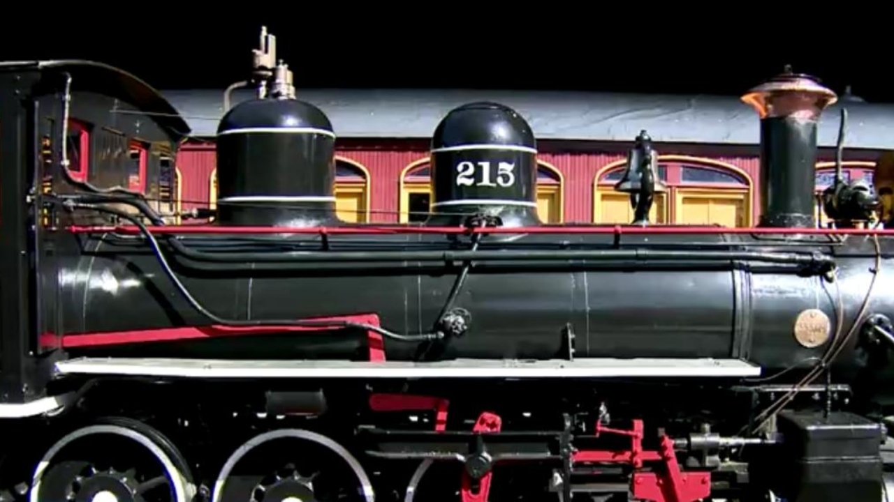 Locomotivas de 110 anos voltam aos trilhos em São Paulo