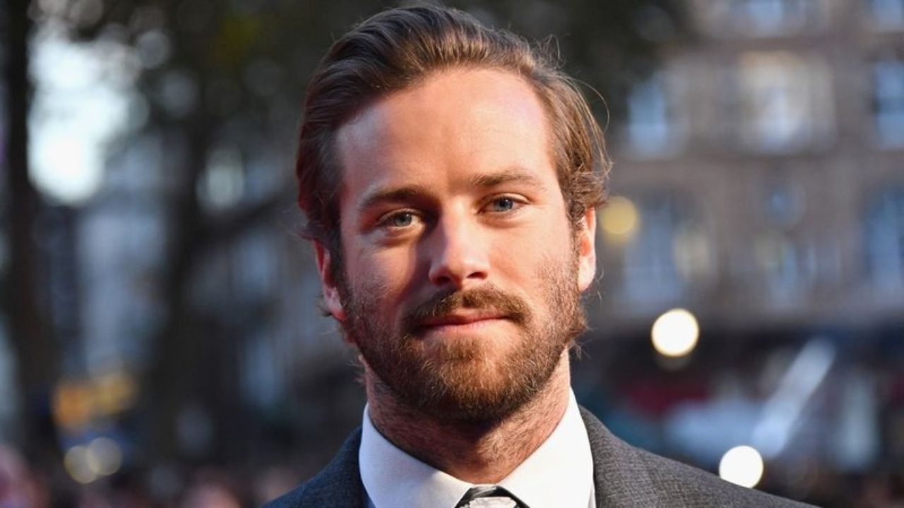 Armie Hammer comenta acusação de canibalismo: ‘Parecia que eu estava em um furacão’