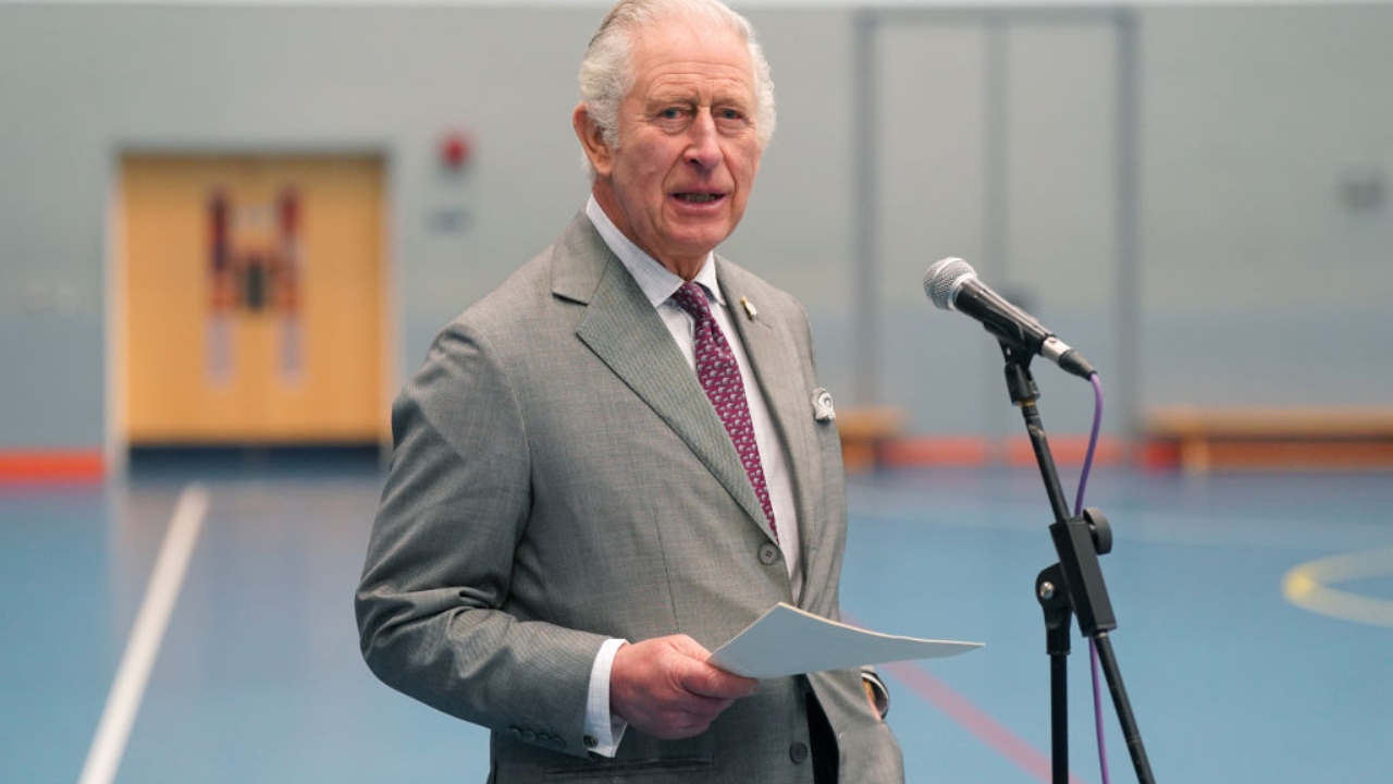 Pesquisa revela que metade dos britânicos planeja desprezar o discurso de natal de Charles III