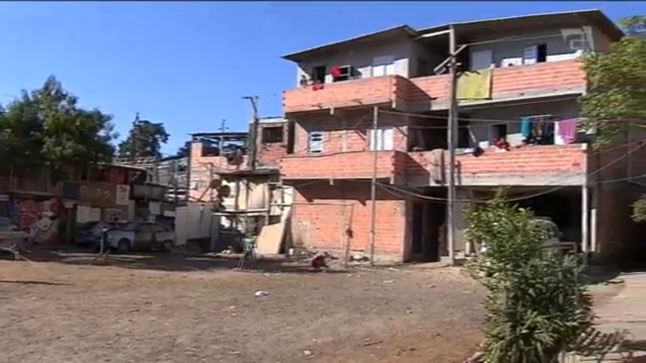 ‘Nossa dignidade chegando’: Comunidade terá saneamento básico após 30 anos