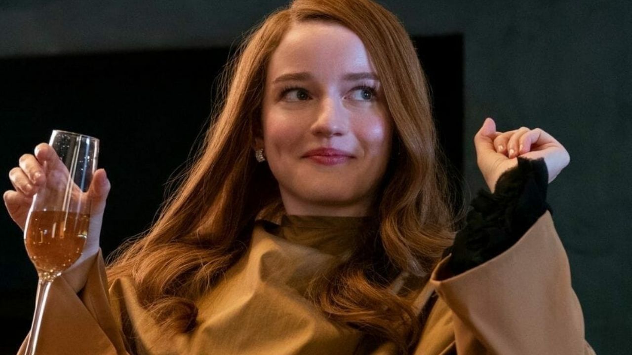Atriz revela como chegou ao sotaque de Anna Sorokin em série da Netflix