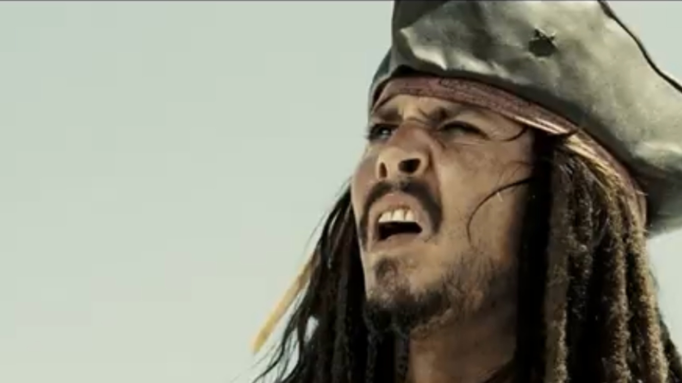 Johnny Depp imita voz de Jack Sparrow em ida ao Tribunal