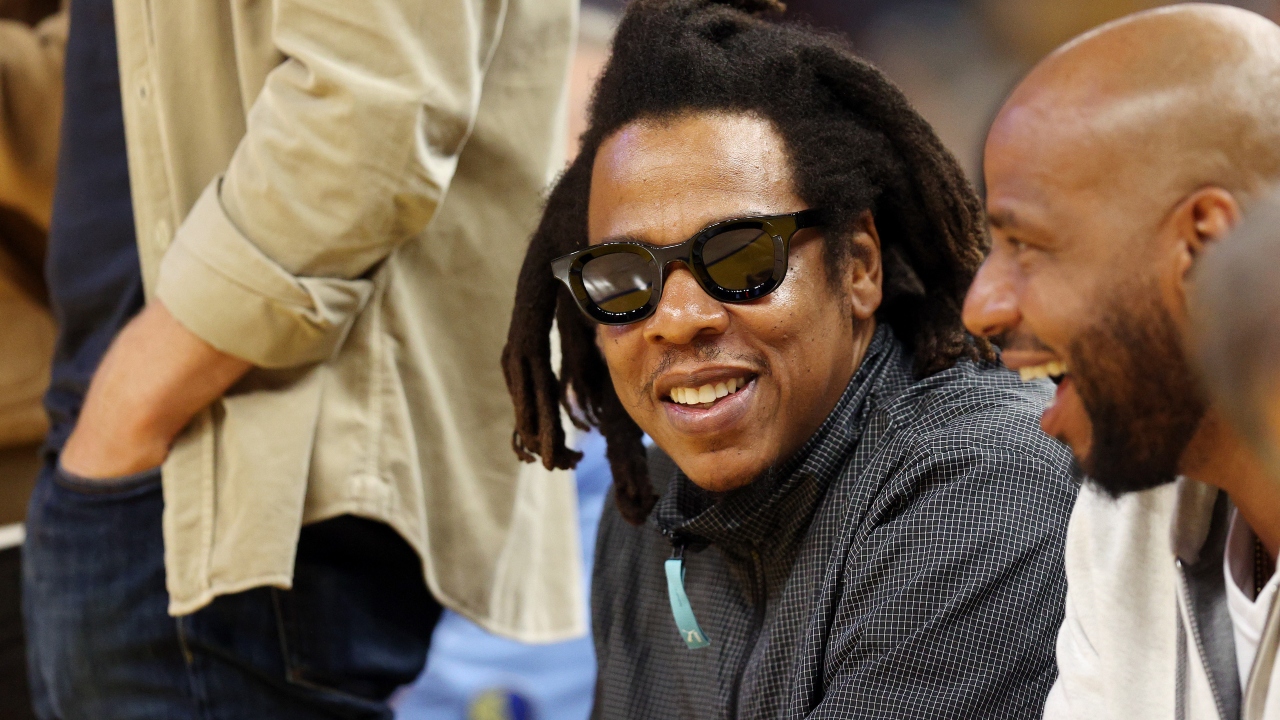 Jay-Z rebate críticos sobre sua fortuna: ‘Nos matamos para chegar aqui’