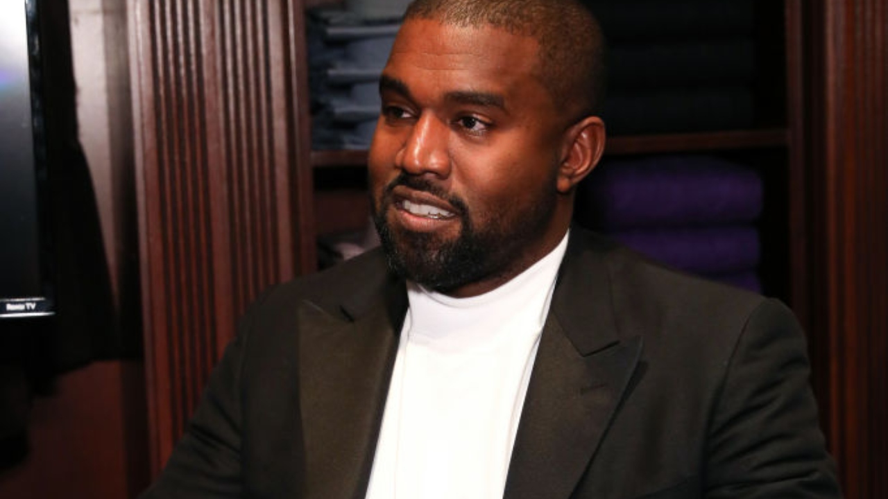 Kanye West anuncia compra de rede social conservadora focada em desinformação