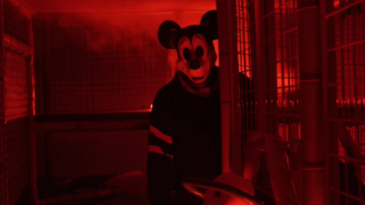 Mickey vira serial killer um dia após entrar em domínio público