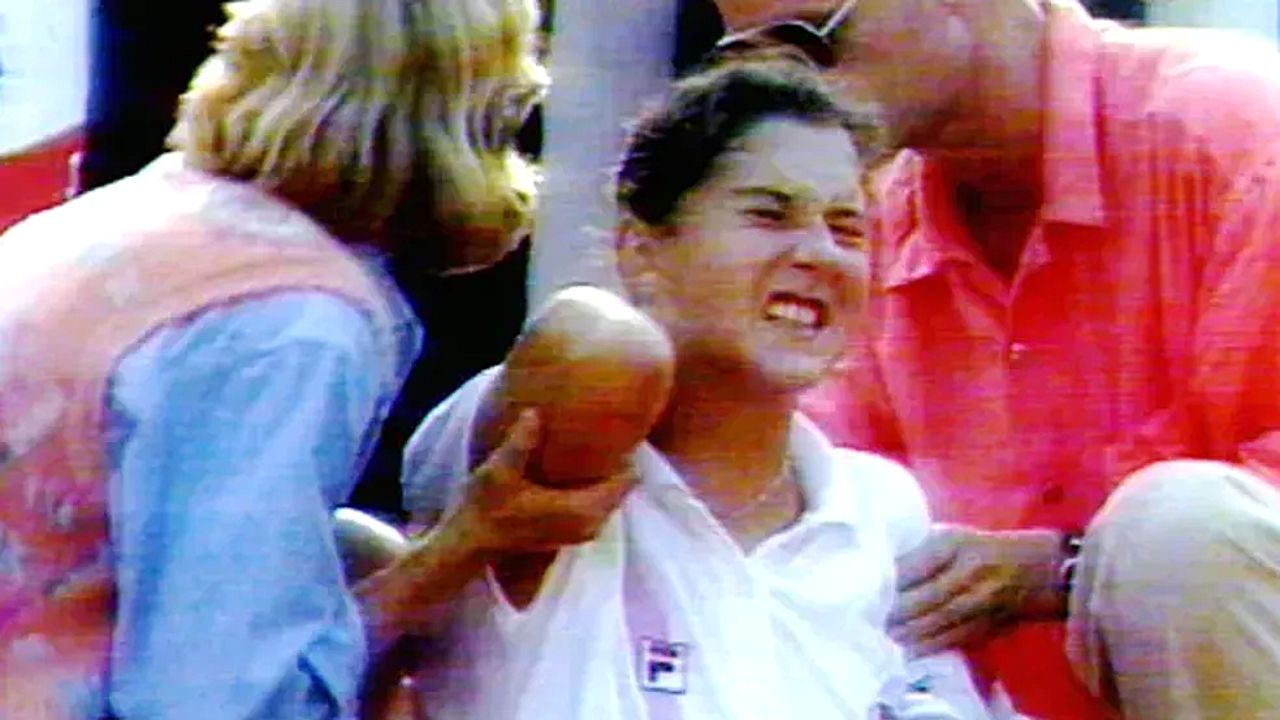 Há 30 anos, tenista Monica Seles era esfaqueada ao vivo durante torneio internacional