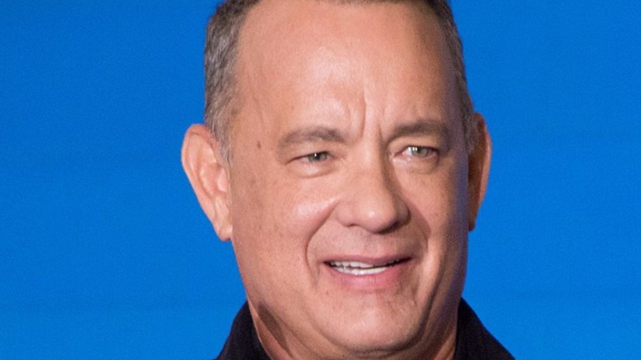 “Bem depois de todo mundo que realmente precisa tomá-la”, diz Tom Hanks sobre receber a vacina do novo coronavírus