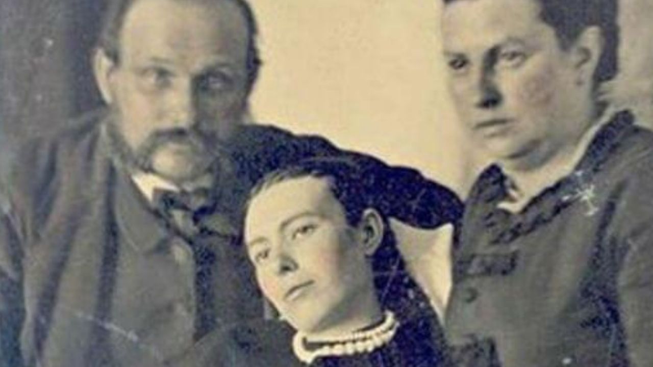 O triste significado por trás da fotos de pessoas mortas durante a Era Vitoriana