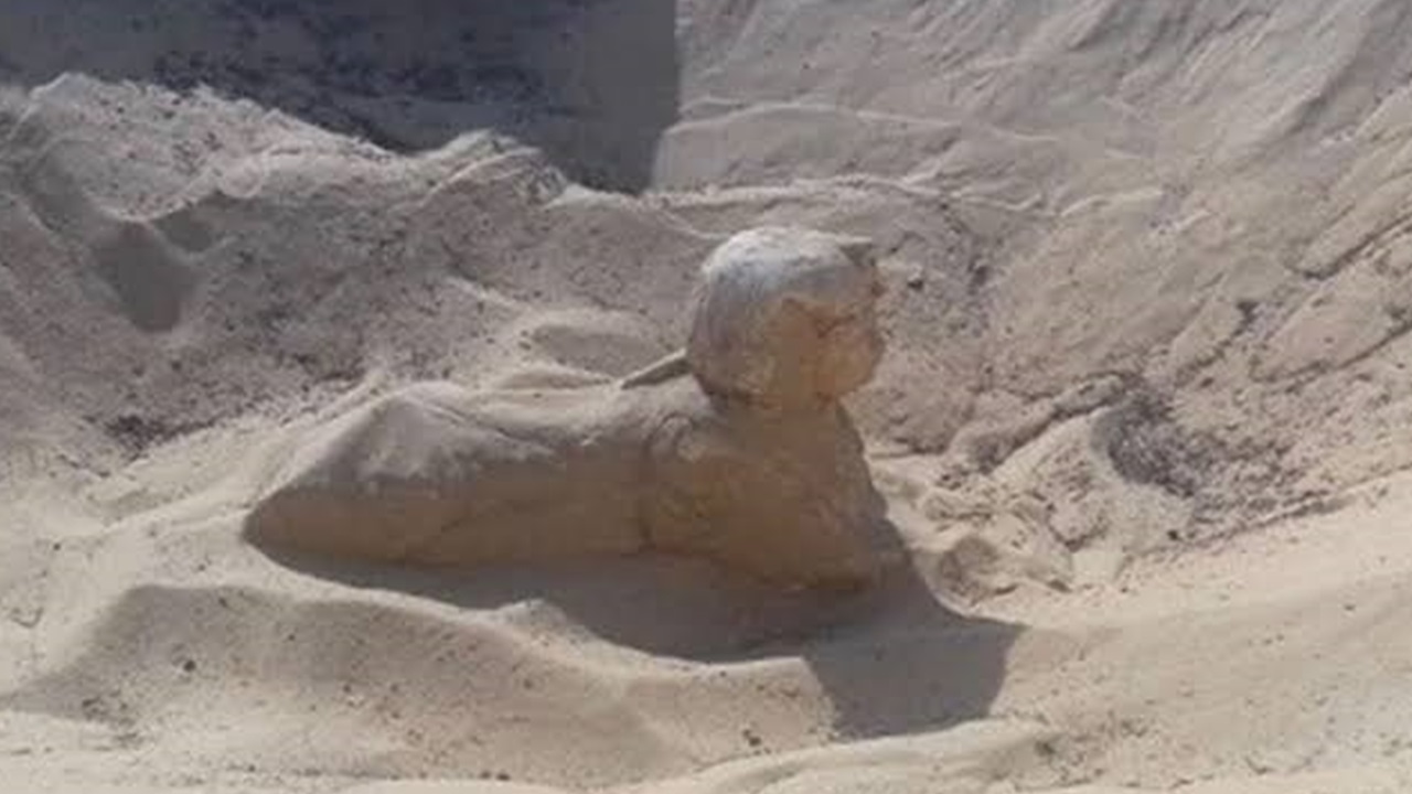Escavação no Egito revela esfinge em miniatura
