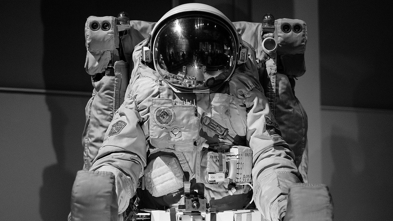 Principalmente o ‘nº2’: Veja 5 coisas que astronautas não conseguem fazer ‘direito’ no espaço