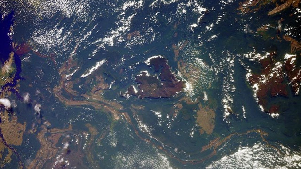 No Twitter, cosmonauta russo se irrita com defensores da Terra Plana