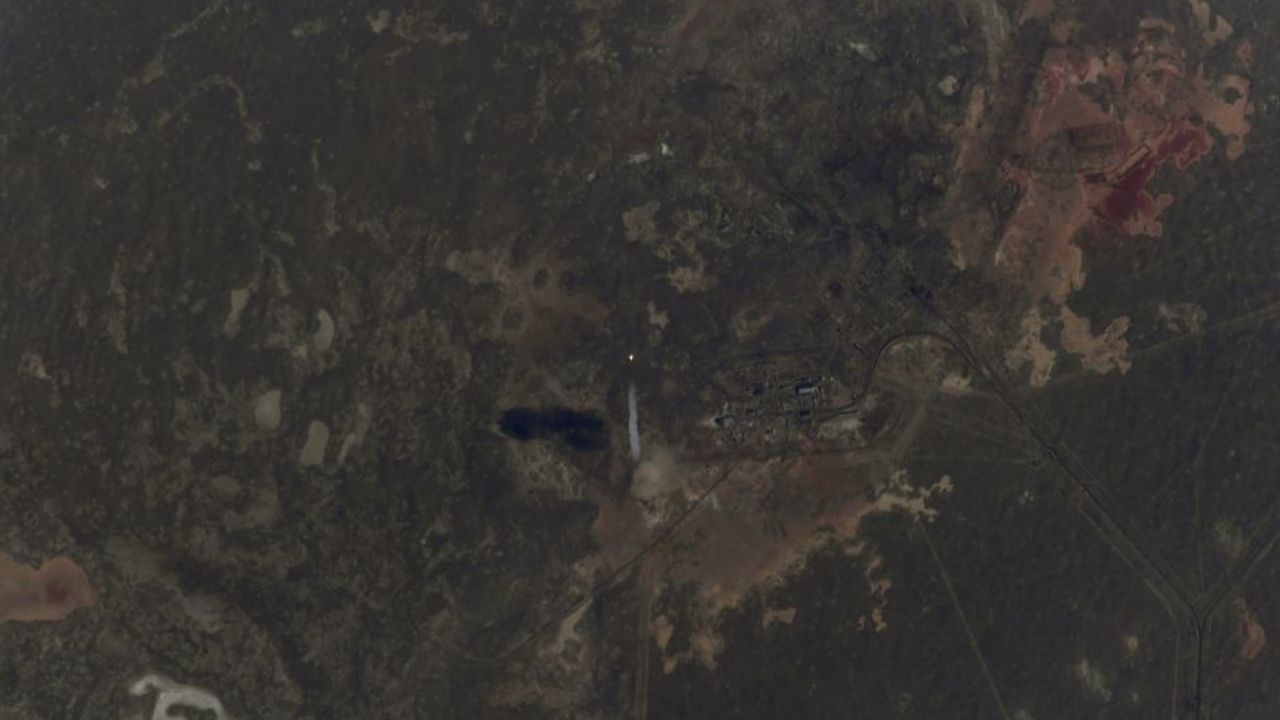 Cosmonauta em órbita compartilha imagens de lançamento do foguete Soyuz