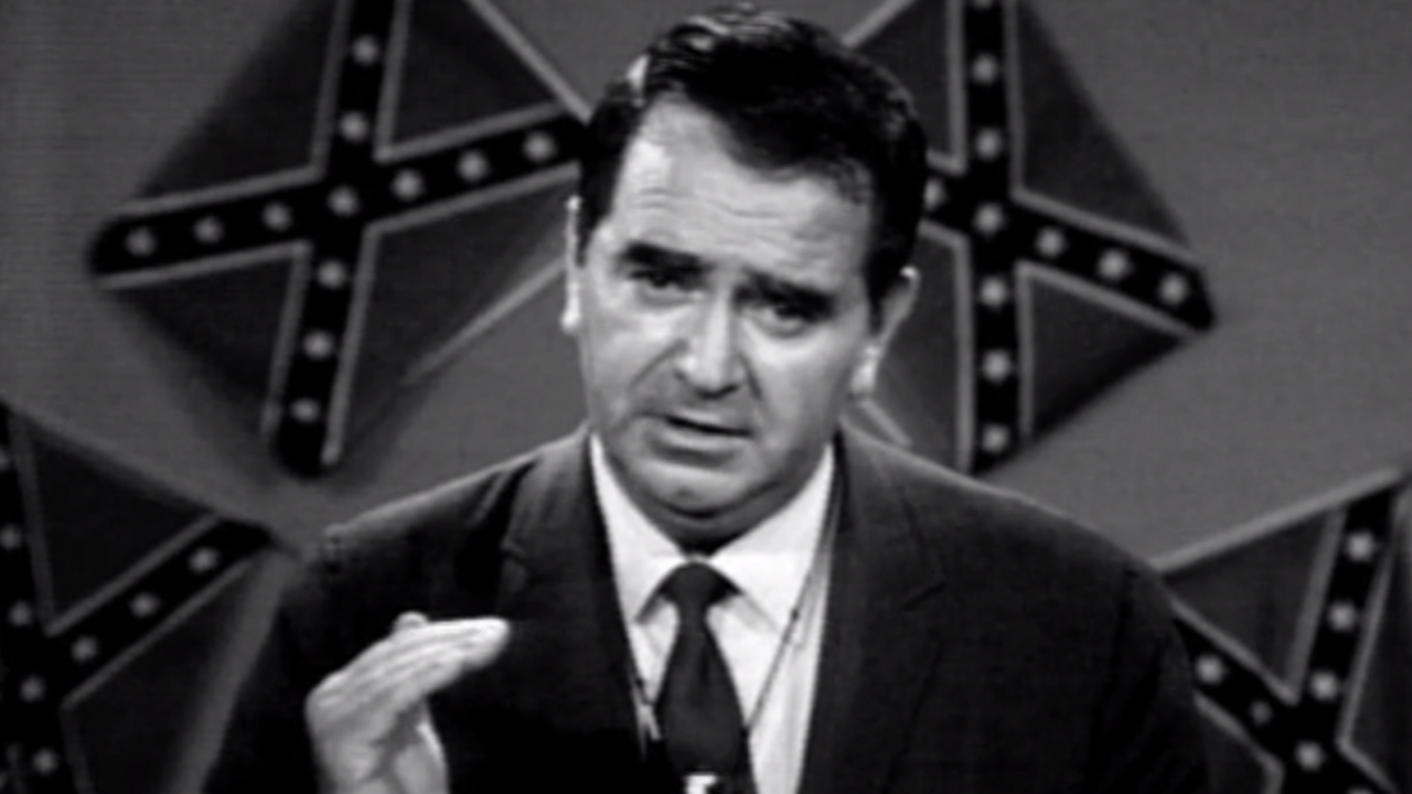 Asa Earl Carter, a bizarra história do ex-membro da KKK que passou a se apresentar como nativo americano