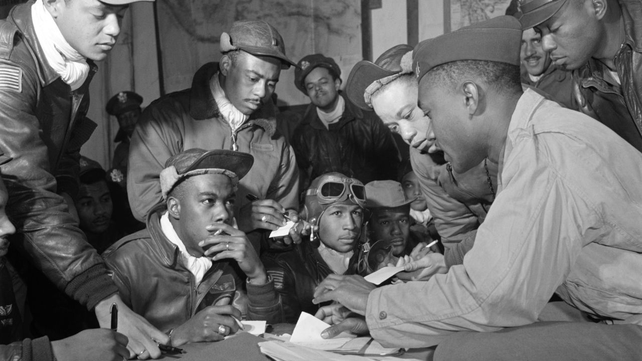 Anjos de Cauda Vermelha: Em meio ao racismo, pilotos negros se destacaram na Segunda Guerra