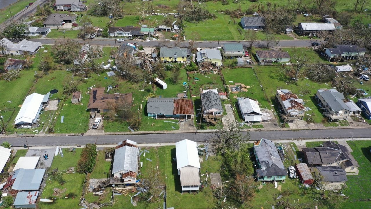EUA: Falta de energia pode durar um mês após a passagem do furacão Ida em Louisiana