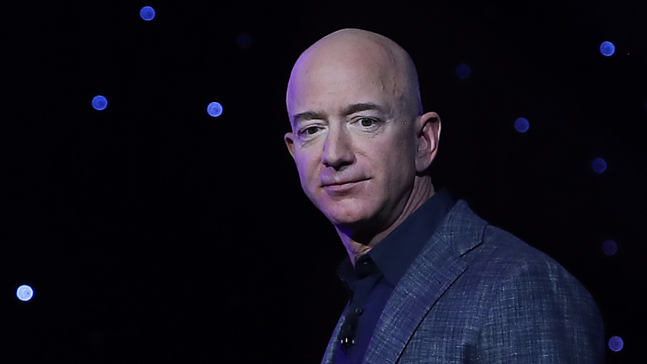Jeff Bezos cai mais uma posição na lista de pessoas mais ricas do mundo