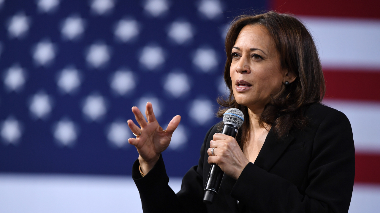 Homem ameaça matar Kamala Harris e é preso nos EUA