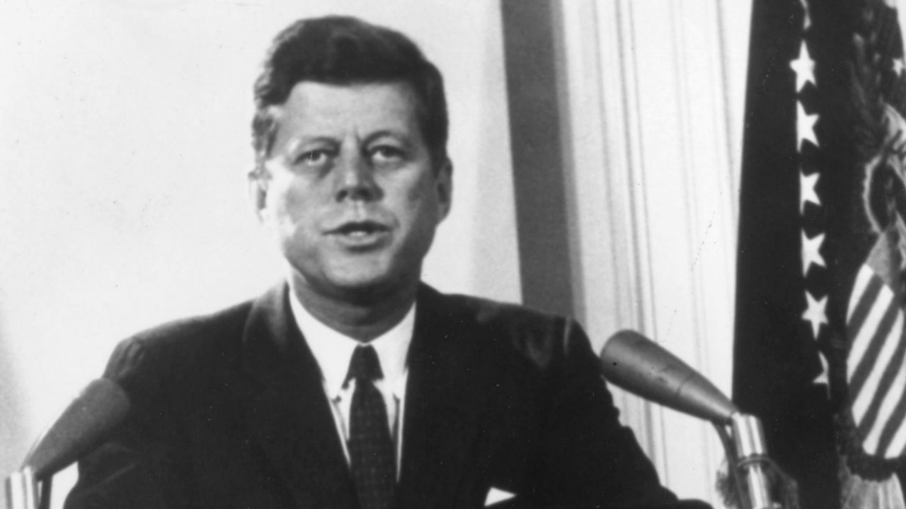 Presidente Kennedy: Divulgados mais de 10 mil de registros sobre seu assassinato