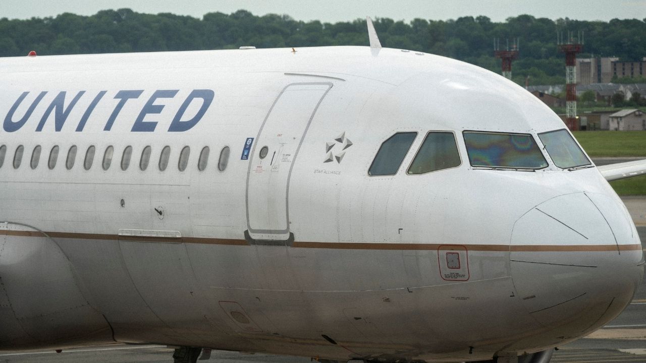 EUA: Homem que pulou de avião em movimento é condenado