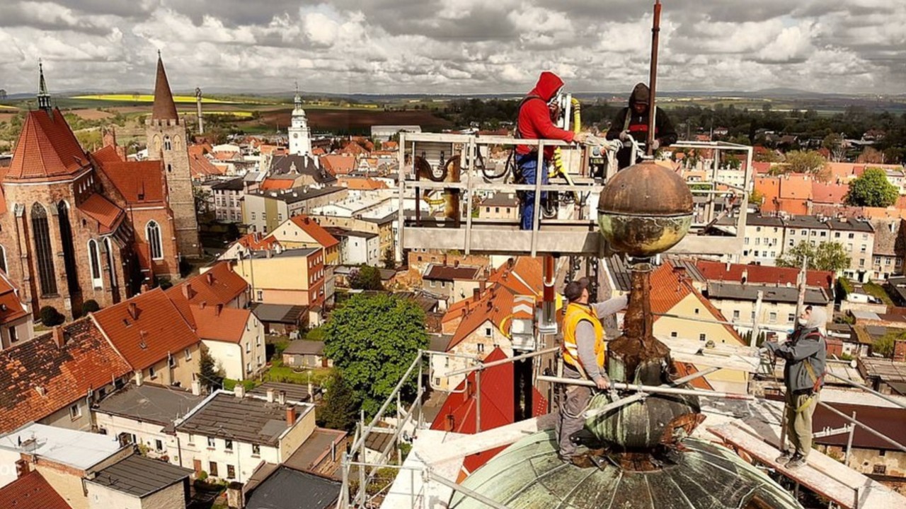 Cápsula do tempo mais antiga da Europa é encontrada em igreja na Polônia