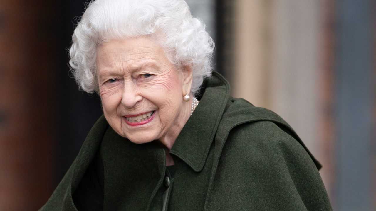 “Meus pensamentos e orações”: Elizabeth II manda mensagem para Petrópolis