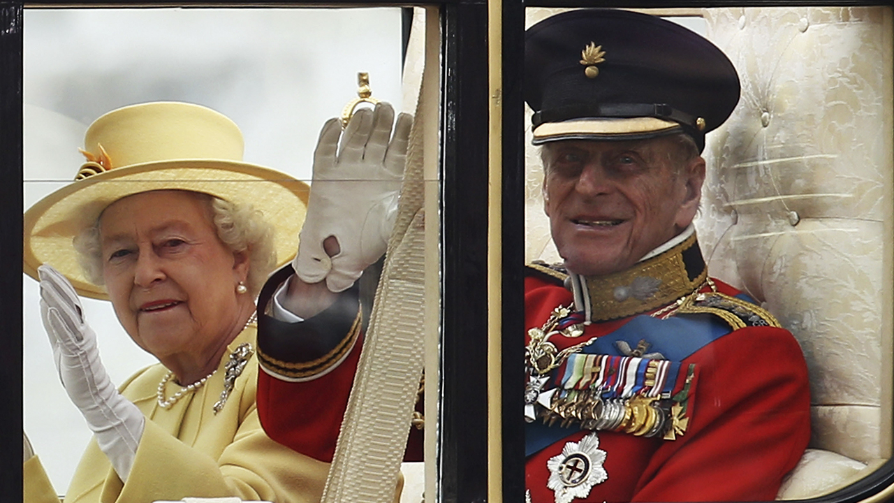 Paixonite real: o dia em que o Príncipe Philip conheceu a rainha Elizabeth II