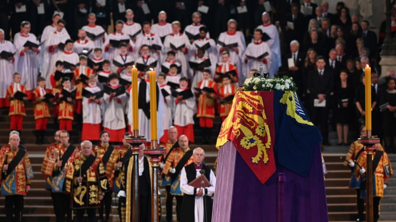 Funeral de Elizabeth II causa onda de cancelamentos no sistema de saúde britânico