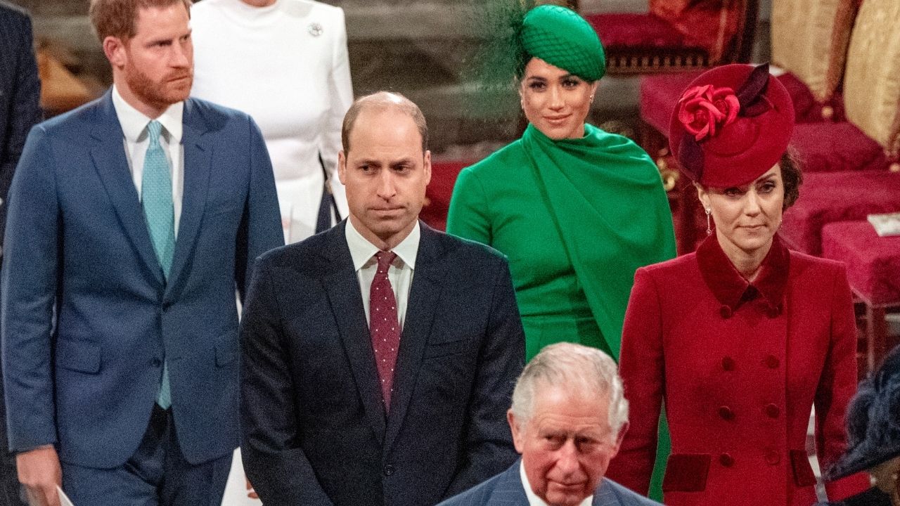Popularidade de Harry e Meghan caiu, enquanto a de Charles e William aumentou