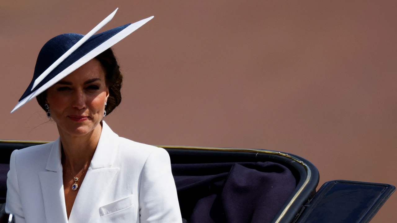 Kate Middleton repete vestido em Jubileu da Rainha e faz homenagem à Diana