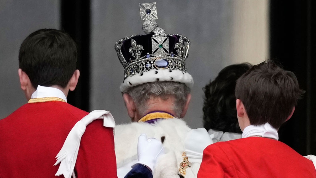 Entenda o que aconteceu em momento secreto da coroação de Charles III