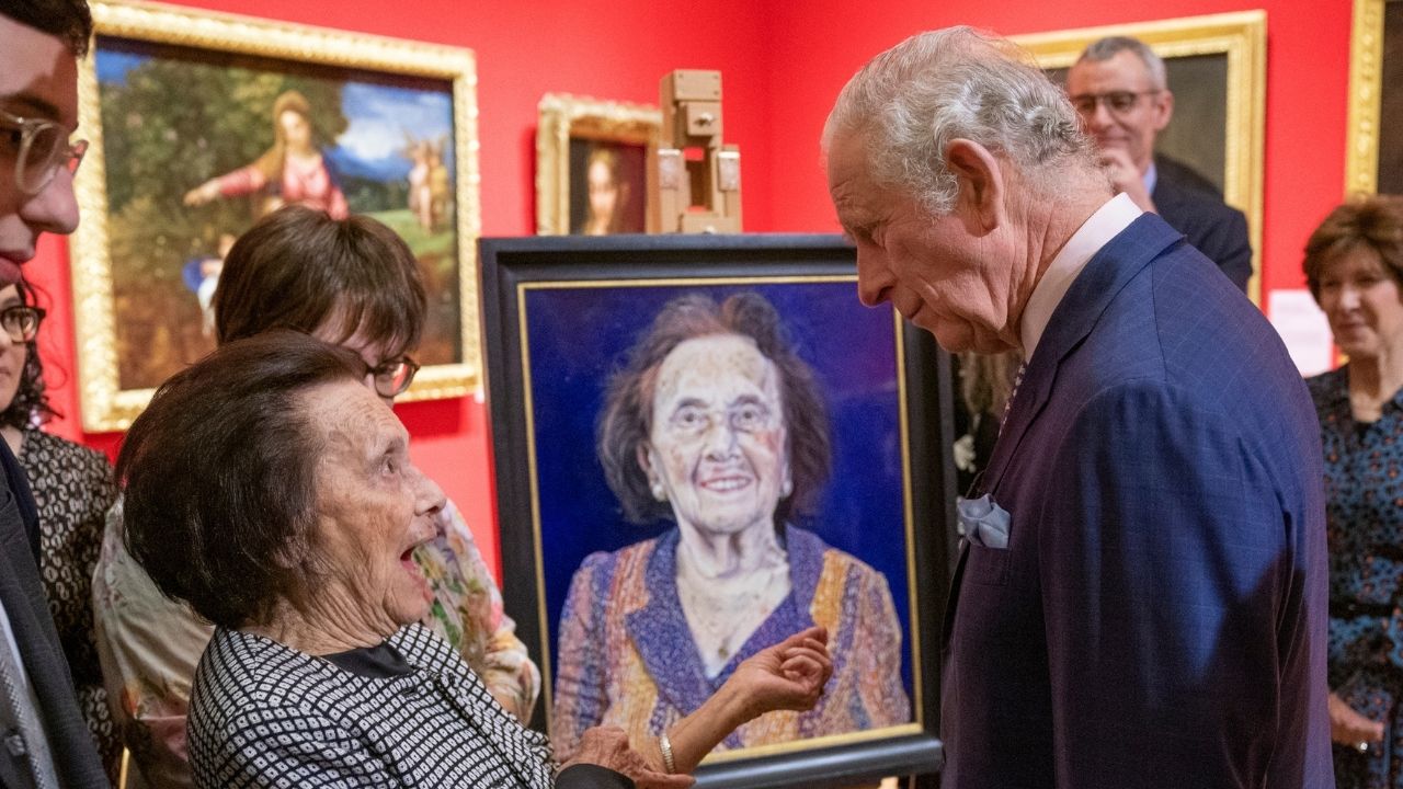 Príncipe Charles se reúne com sobreviventes do Holocausto