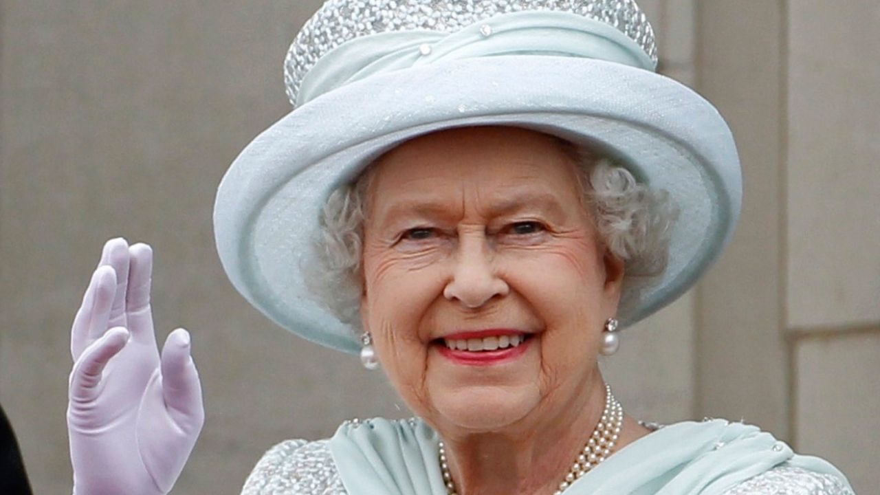 Elizabeth II abre vaga para chef de cozinha no Palácio de Buckingham