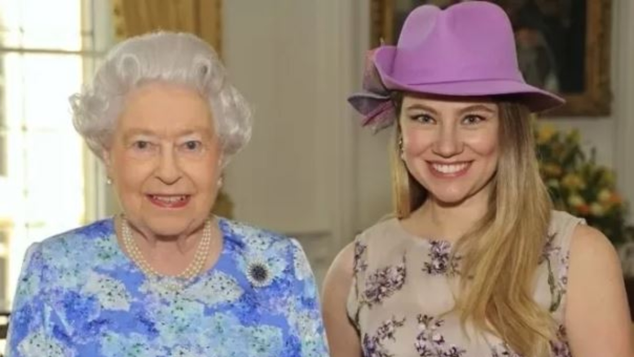Atriz viveu momento inusitado ao conhecer Elizabeth II: ‘Poderia ter sido presa’