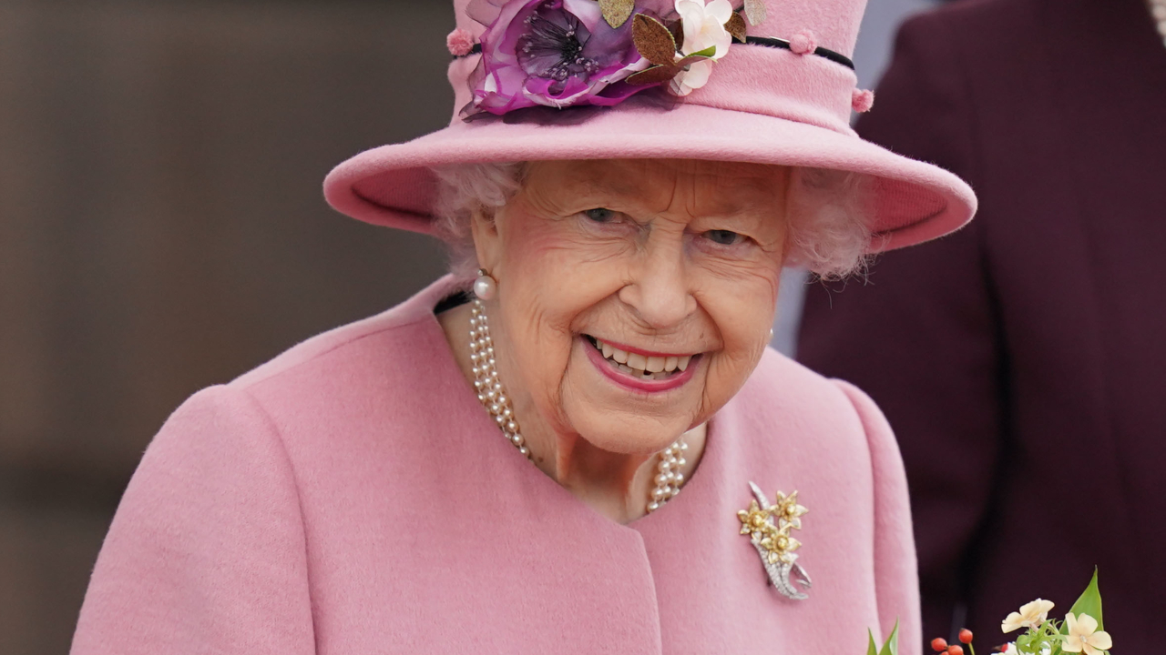 Após conversa de 20 segundos, Elizabeth II fez compra inusitada