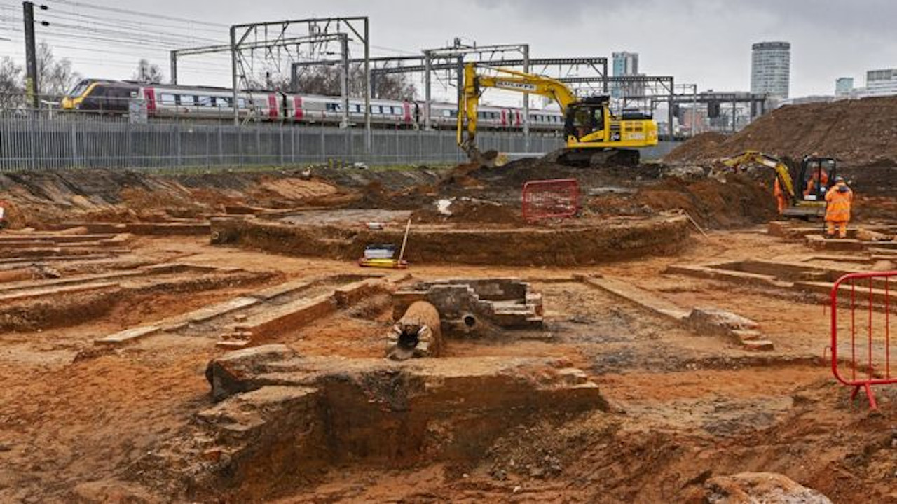 Escavação revela ruínas de uma das primeiras linhas ferroviárias da Inglaterra
