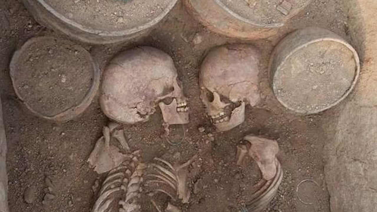 Arqueólogos encontram Romeu e Julieta de 4.000 anos atrás no Cazaquistão